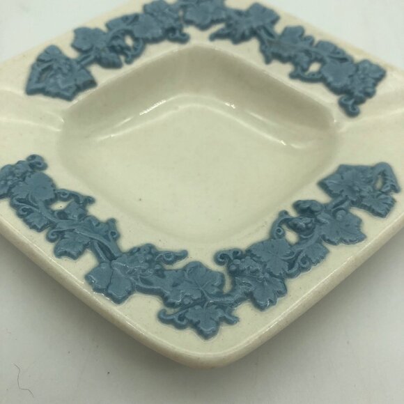 Vintage Wedgwood Embossed Ashtray - Picture 4 of 8